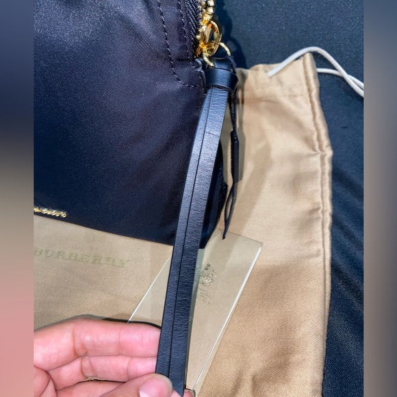 Burberry small nylon bag - Picture 6 of 11